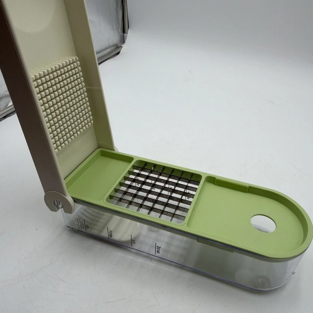 Vidalia Chop Wizard Vegetable Fruit Chopper Dicer 2 Cup Base Stainless Blades